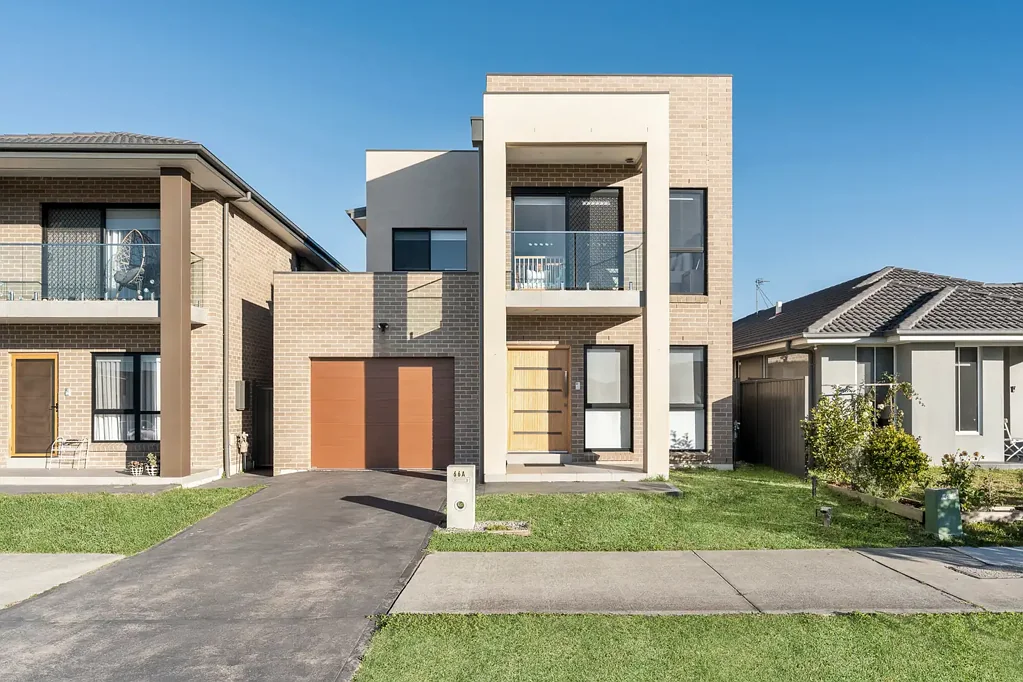 Gregory Hills 5 Bedroom Spacious & Stylish – Perfect for Investors or Families
