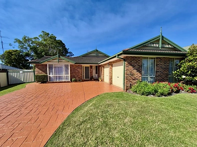 Lake Haven 4房  Spacious 4 Bedroom Home on a large 1138m2 block with detached 95m2 garage/workshop.