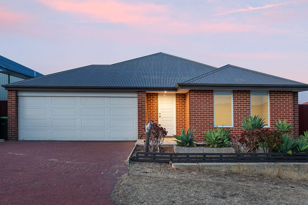 16 Boranup Avenue, Clarkson, WA 6030
