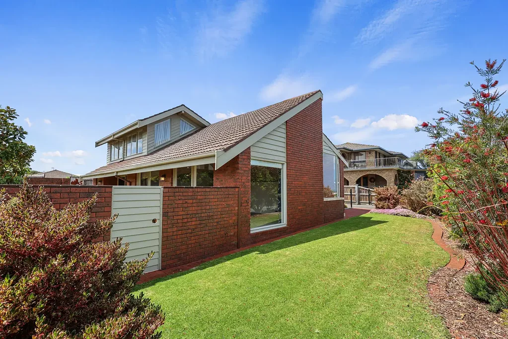 Warrnambool 4Kwarto Multi-Level Family Home