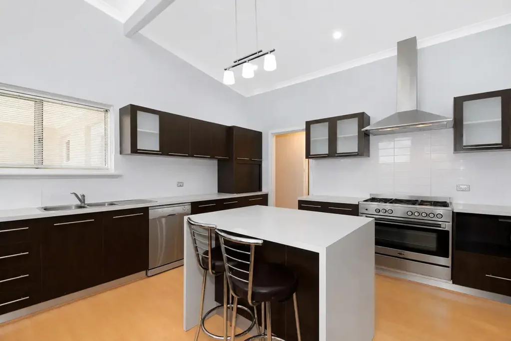Fully Furnished 3-Bedroomed Character Home – available  24th August