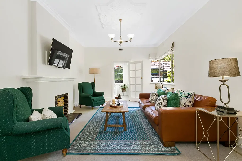 Elegant Ground Floor Art Deco | Furnished, Bills Included | 1 Month+ Stays