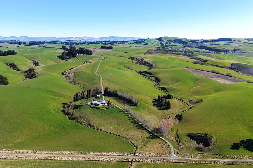 Waikaka  Versatile Property with Scale and Location