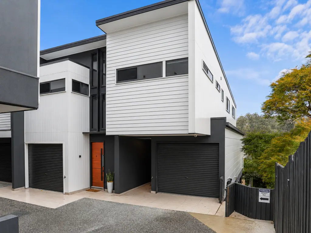 Executive Tri-Level Townhome with Private Sauna