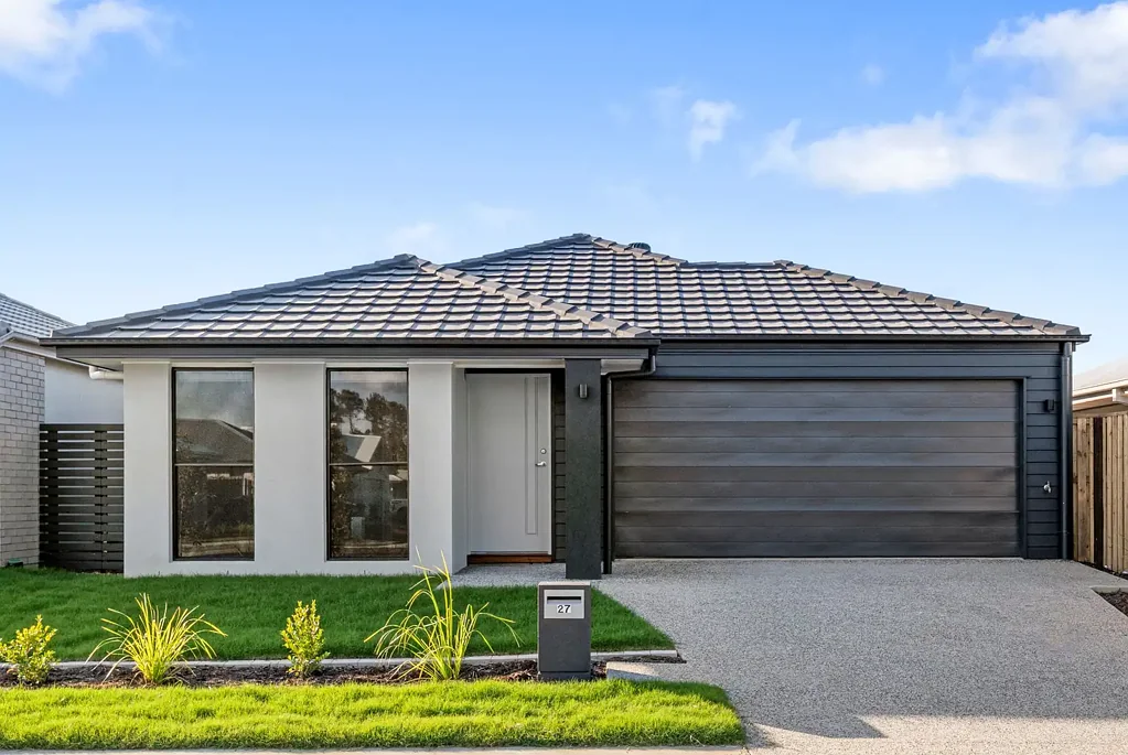 BRAND NEW FOUR-BEDROOM FAMILY HOME WITH SECOND LIVING AREA