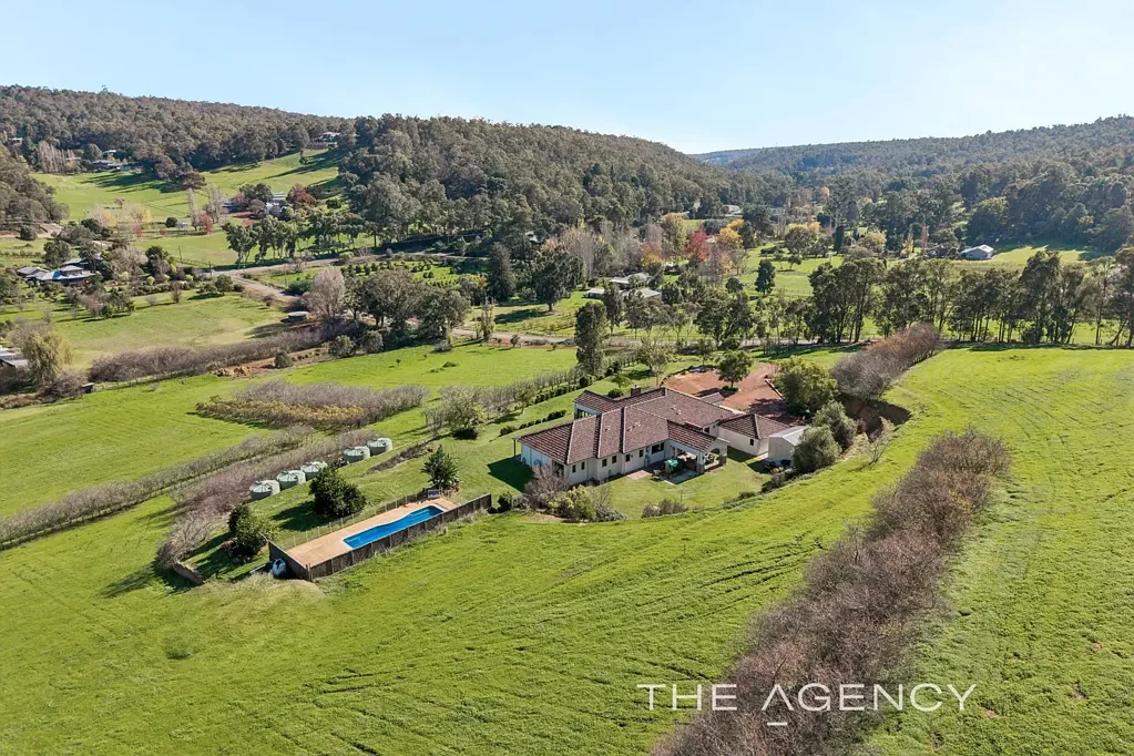 Bickley 4Zimmer Coming Soon - A Taste of Rural French Countryside In The Heart Of The Valley