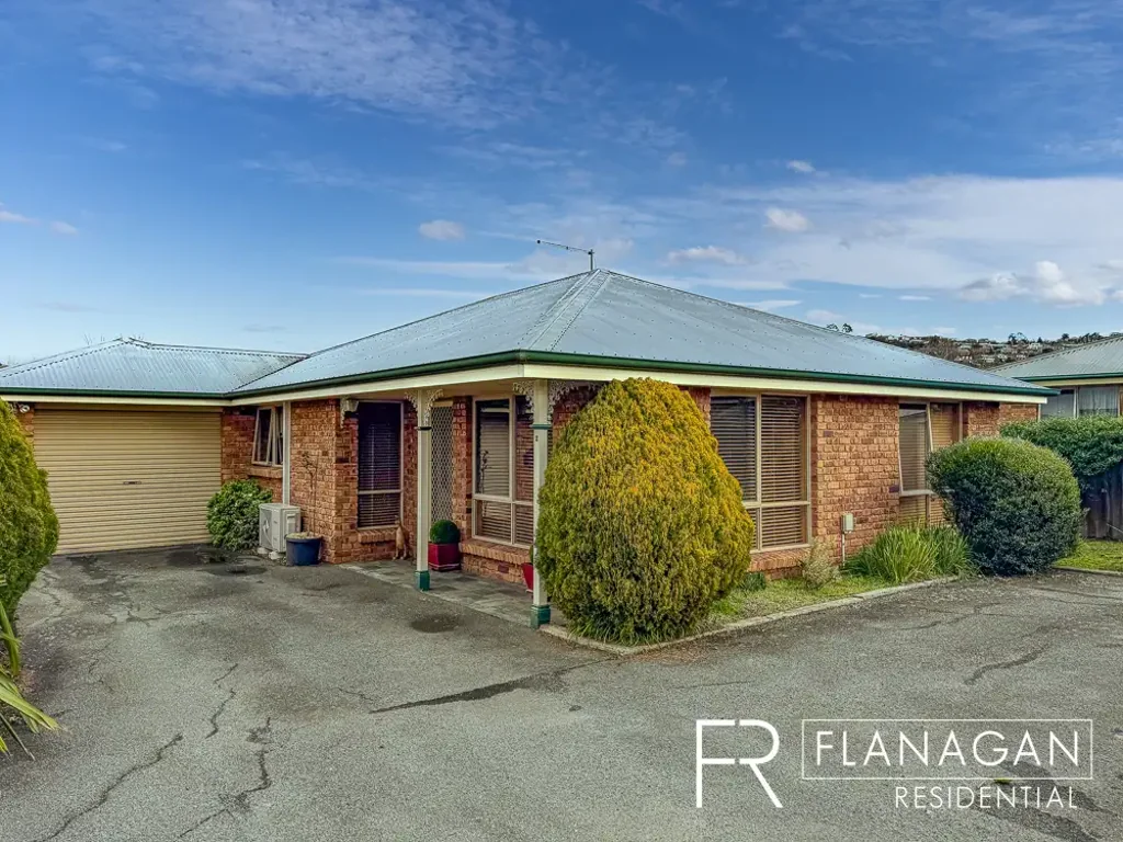 Riverside 2房  Private, Convenient Low Maintenance Living!