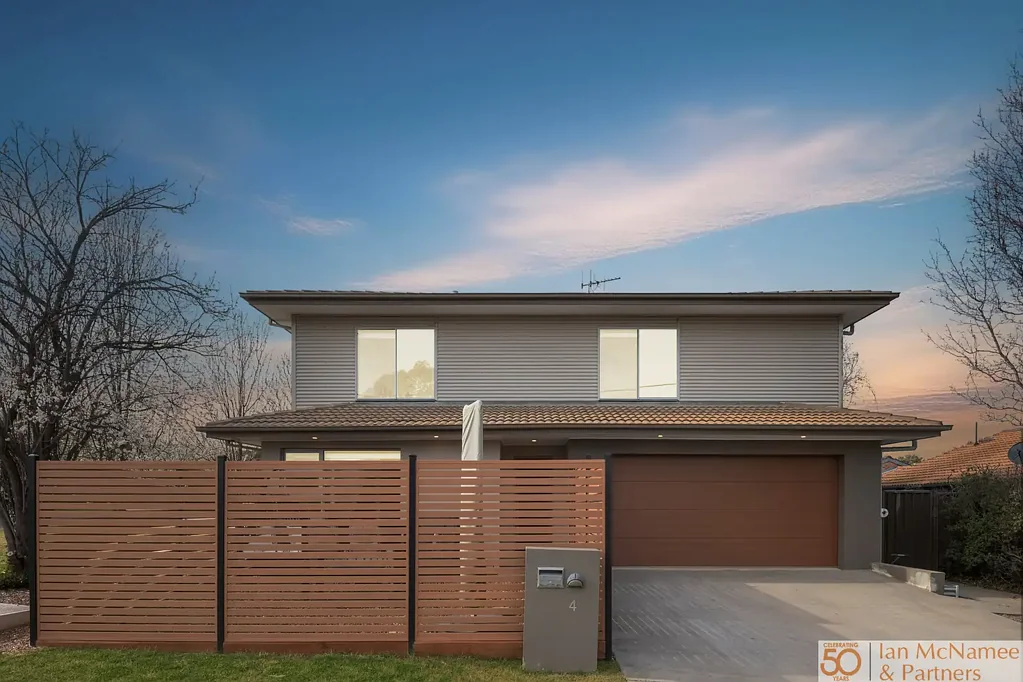Queanbeyan 3房  Stylish Townhouse Living in an Exclusive Complex of 4