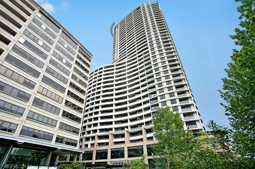 Spacious One-Bedroom Apartment + Separate Study in the Iconic Forum Tower