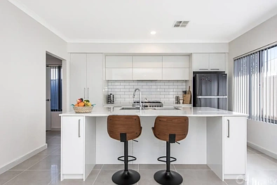 Golden Bay 4 Slaapkamer Coastal luxury with high-end finishes & exceptional family living