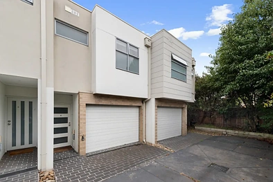 Brighton East 2Habitaciones Stylish Split-Level Living in Prime Brighton East Location!