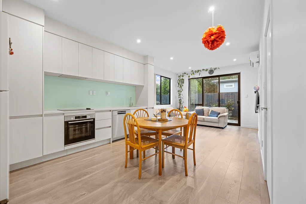 Te Atatu Peninsula 3બેડરૂમ Where Modern Living Meets Prime Location