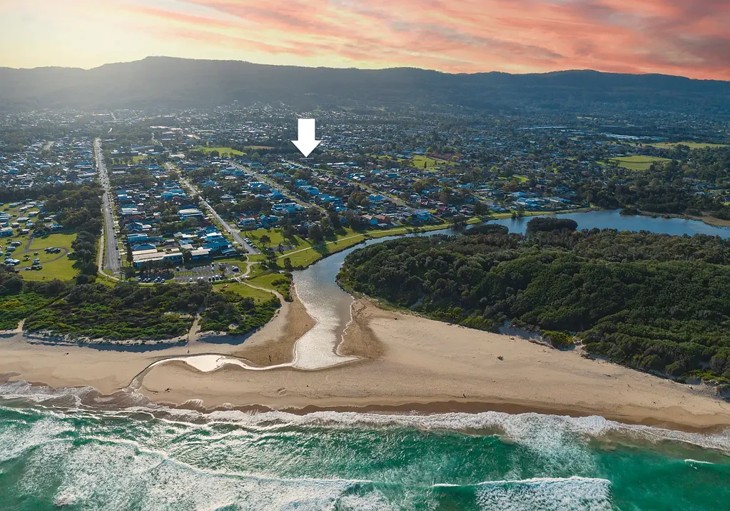 East Corrimal 3房 海滨瑰宝 三卧联排 维护良好 东南朝向 开放式布局 私人户外空间 近海滩 商店便利 优质学区 The ideal property to add to your investment portfolio or to call your first home.