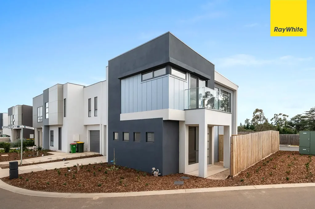 Townhouse Living!