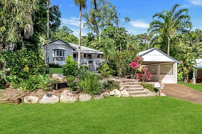 Brinsmead 3Moenga RARE RAINFOREST RETREAT - ELEVATED QUEENSLANDER IN BRINSMEAD - VACANT POSSESSION AVAILABLE AROUND MID OCTOBER