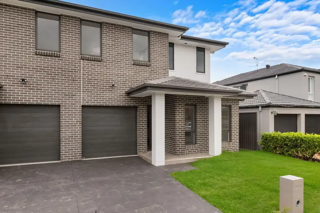 Near New 5 Bedroom Duplex!