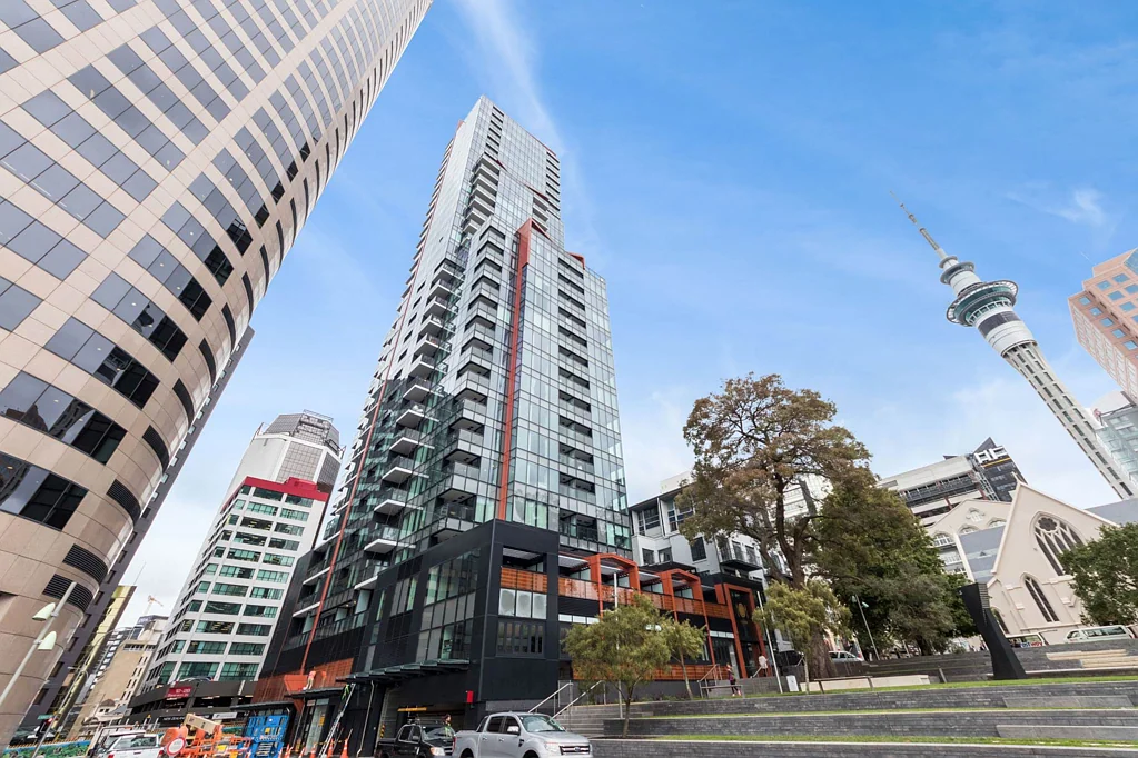 CBD 1 Bed 1 Bath Apartment