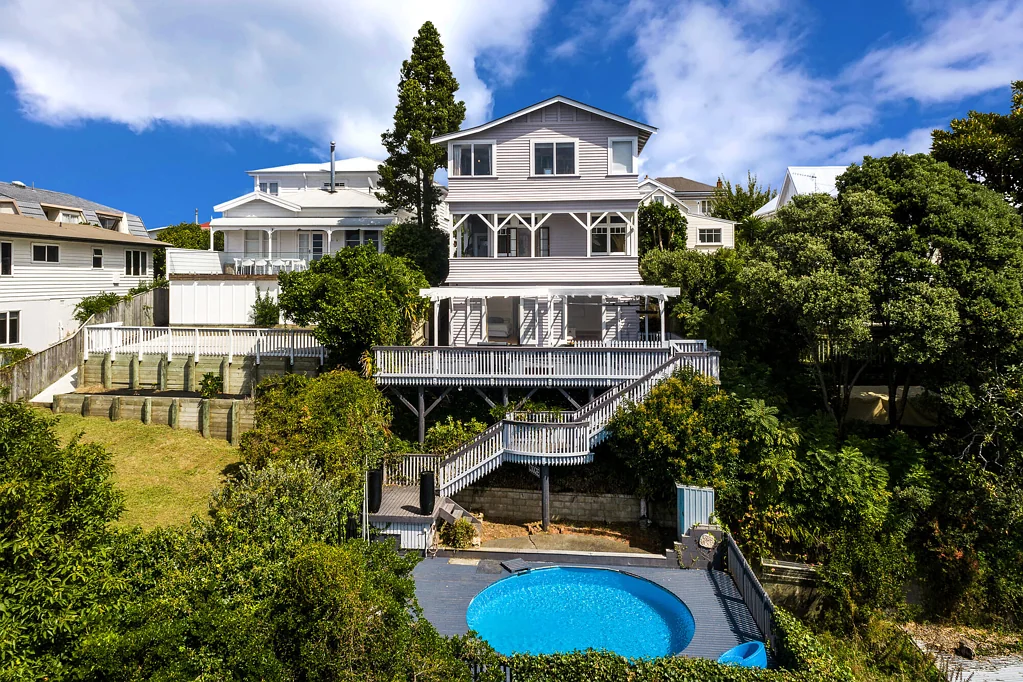 Hospital Hill 4Habitaciones Big character. Big views. Brilliant location