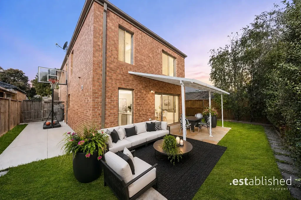 Point Cook 4chambre Four Bedrooms. Two Living Zones. Alamanda. Under $800K