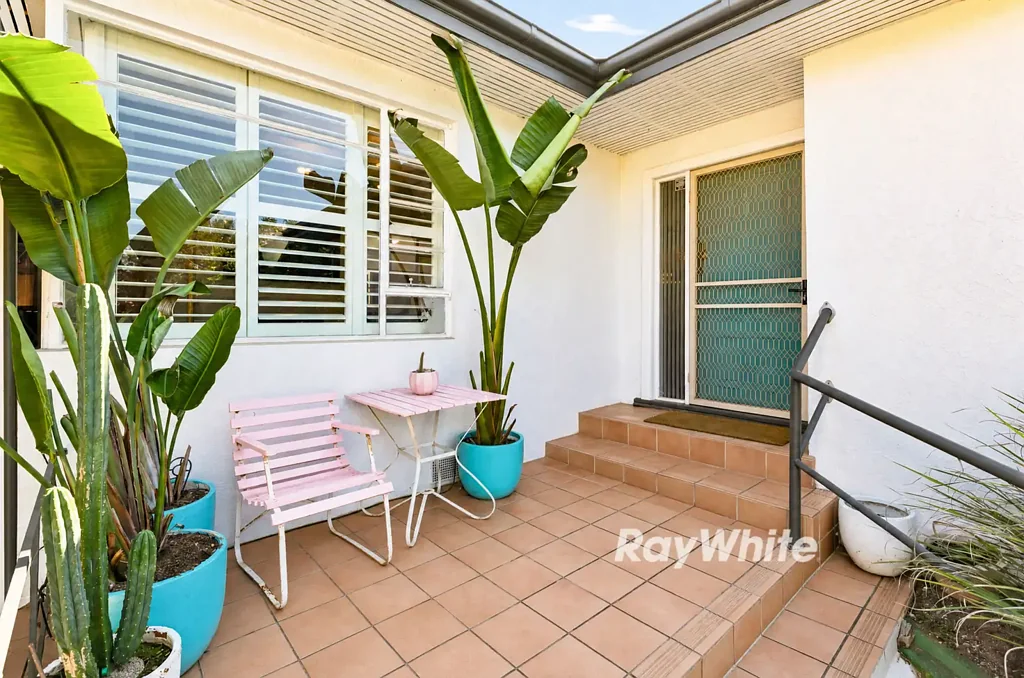 Mildura 4 Slaapkamer Retro Soul, Modern Style & Poolside Fun