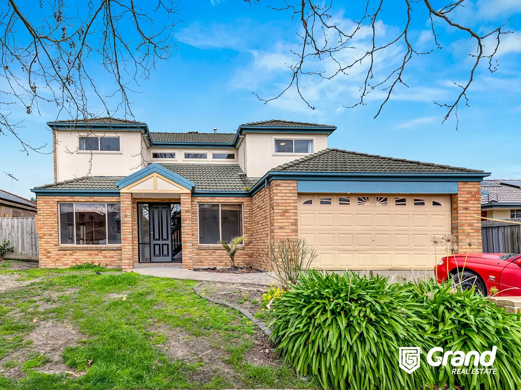 WELL-DESIGNED 4 BEDROOM FAMILY HOME IN THE HEART OF NARRE WARREN SOUTH !