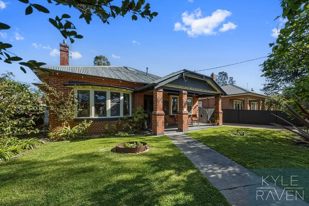 Wangaratta 3બેડરૂમ A home of genuine character and a Location to Love