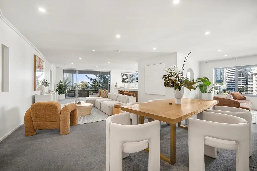 Broadbeach 3બેડરૂમ Super Spacious Three Bedroom Apartment in Residential Building