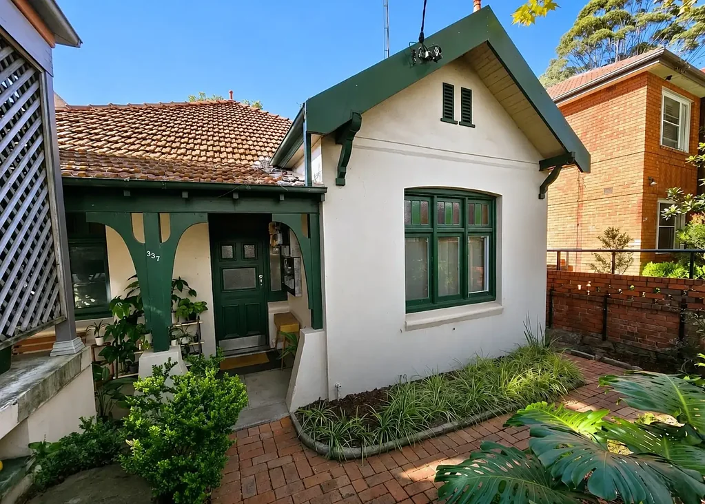 CONVENIENT & AFFORDABLE LIVING CLOSE TO KIRRIBILLI & NORTH SYDNEY