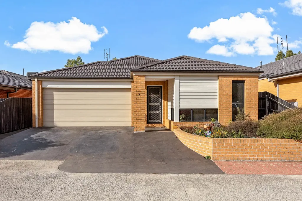 Kyneton 4ห้องนอน Modern Ease Near Piper Street's Gourmet Heart