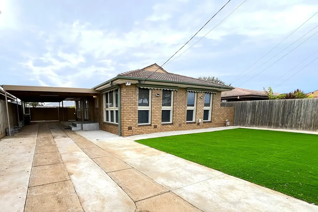 Three Bedroom Renovated House in Prime Location !!!!