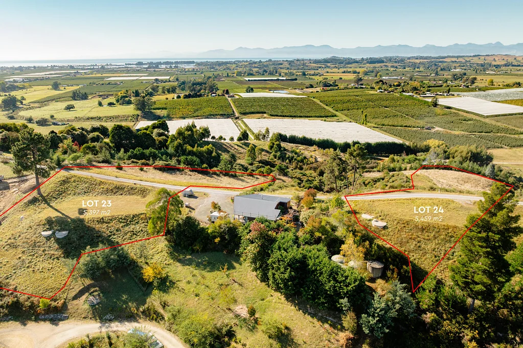 Motueka Defined platforms with open outlooks