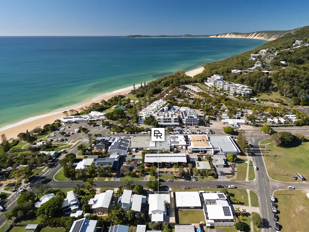 Rainbow Beach 6 Bedroom UNRIVALLED INVESTMENT OPPORTUNITY IN COVETED BEACHSIDE SETTING