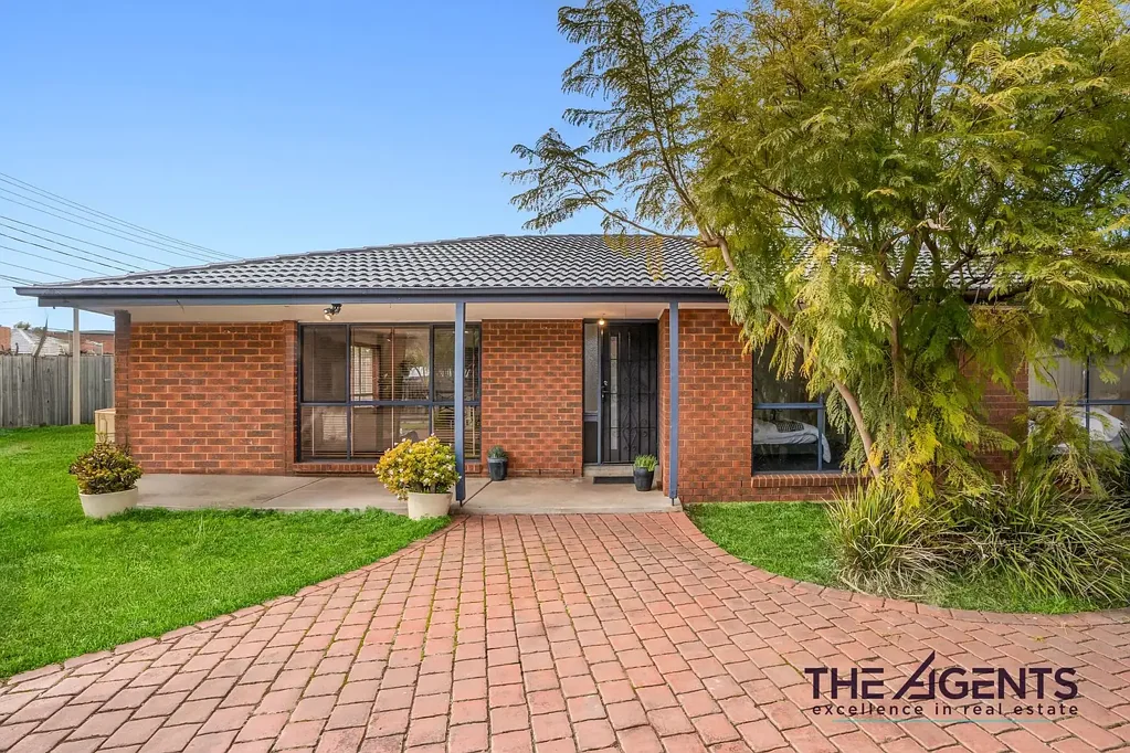 10 Riddle Drive, Melton, VIC 3337
