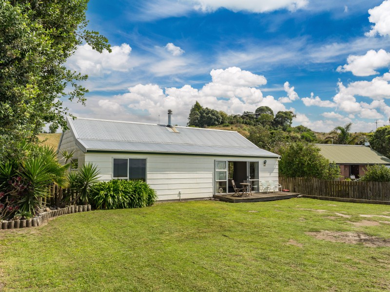 283 Whirinaki Road, Eskdale, Hastings, 2 rūma, 1 rūma horoi