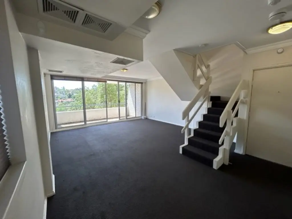 Immaculate townhouse-style apartment