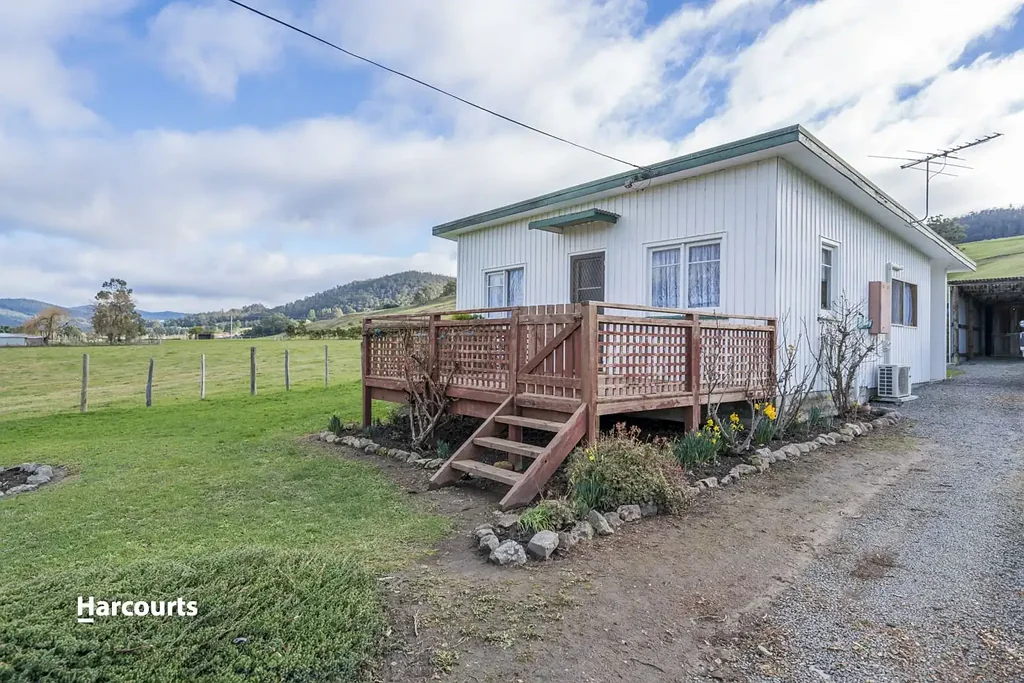 Cosy Semi Rural Home