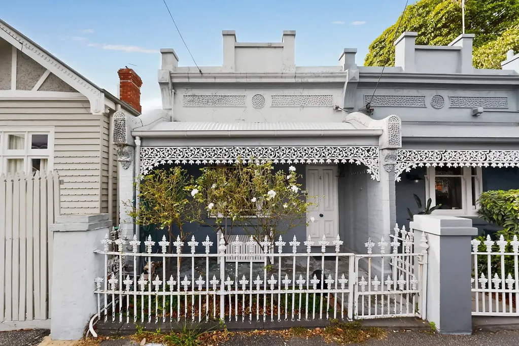 2 Bedroom Victorian in Premier Locale
