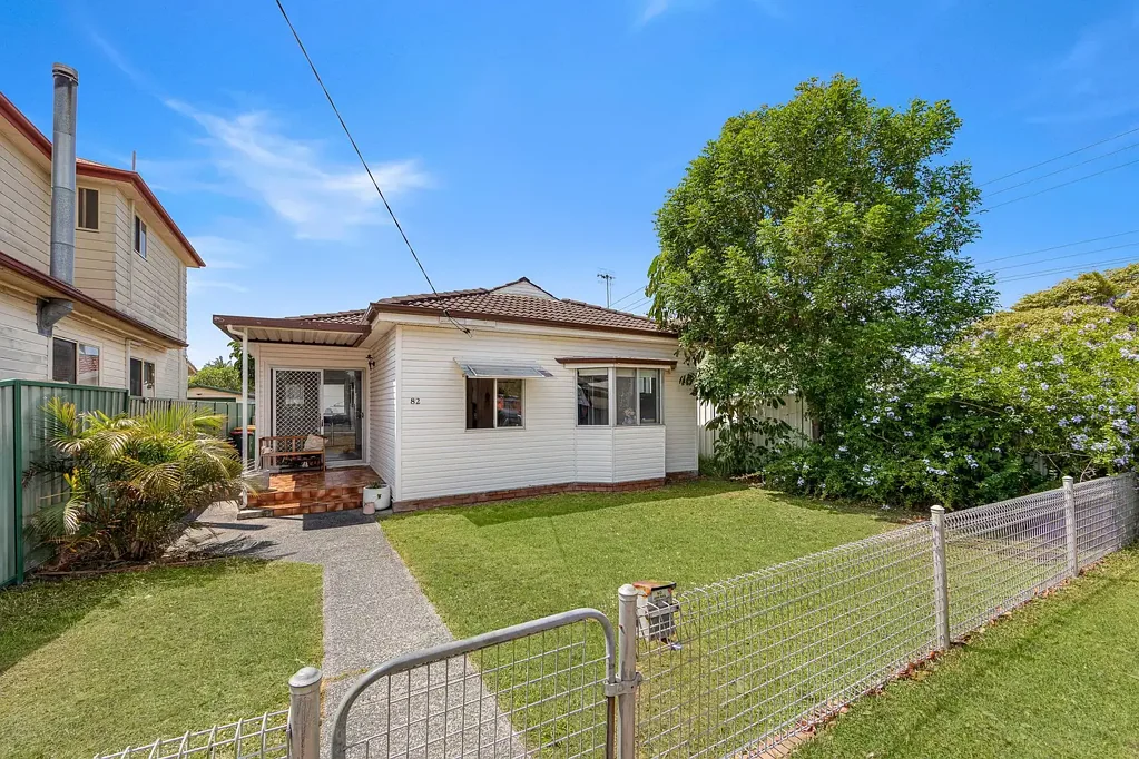82 Barrenjoey Road, Ettalong Beach, NSW 2257