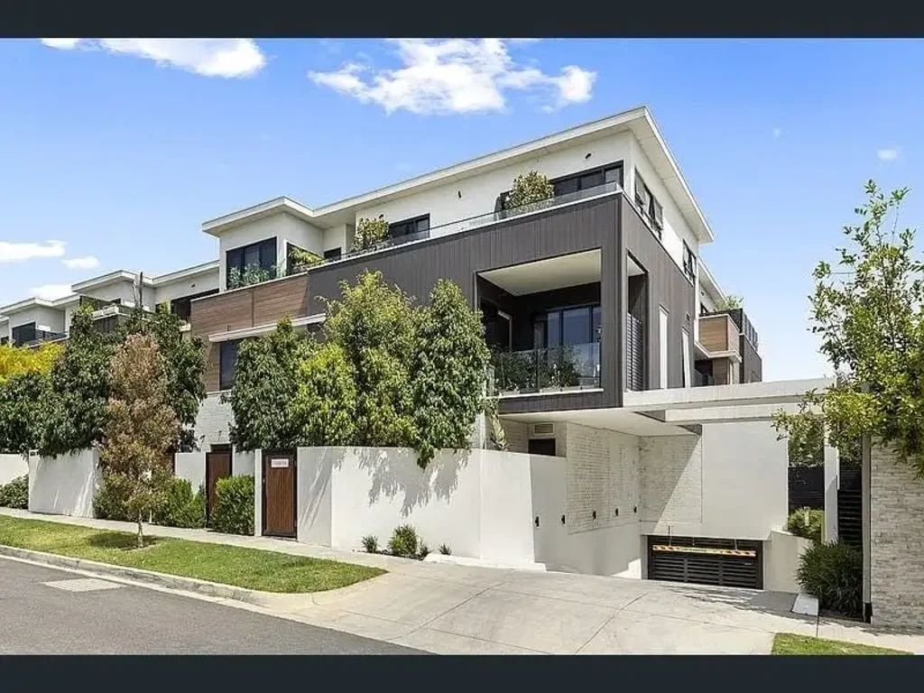 Contemporary Apartment Living in Prime Highett Location!