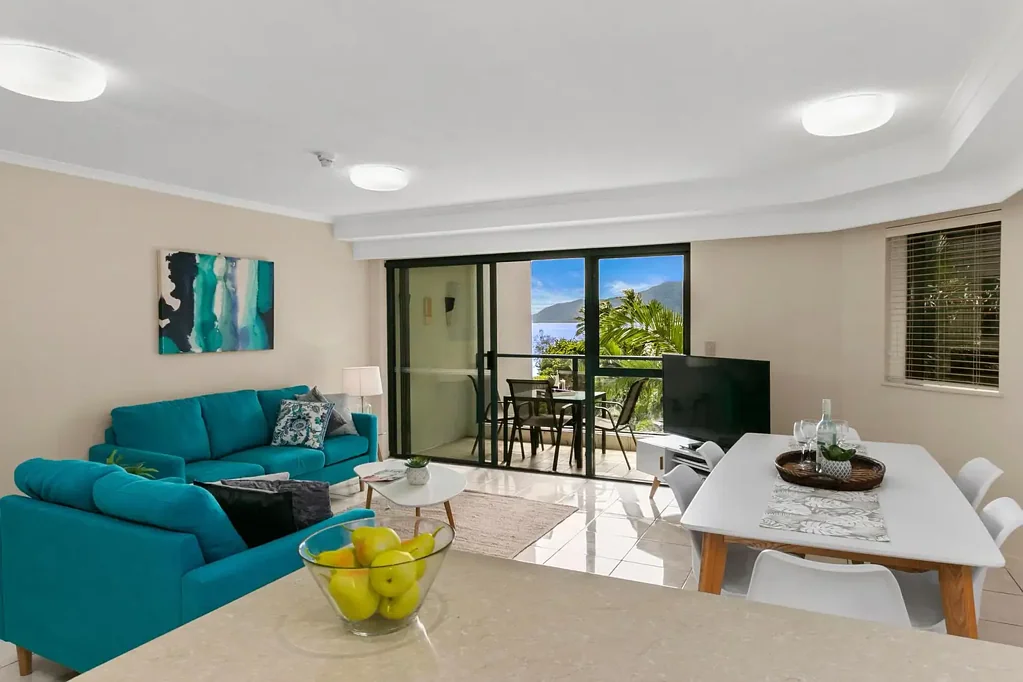 Cairns North 2Kwarto Turnkey investment with stunning ocean views