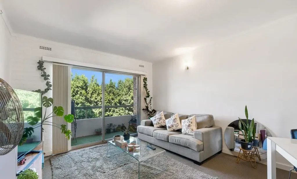 Peaceful 2-Bed Living in Prime Riverside Location