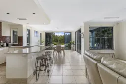 2034/1 The Vistas Drive, Carrara