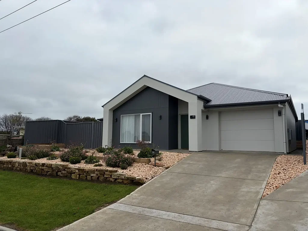 Stylish Fully Furnished Executive Home
