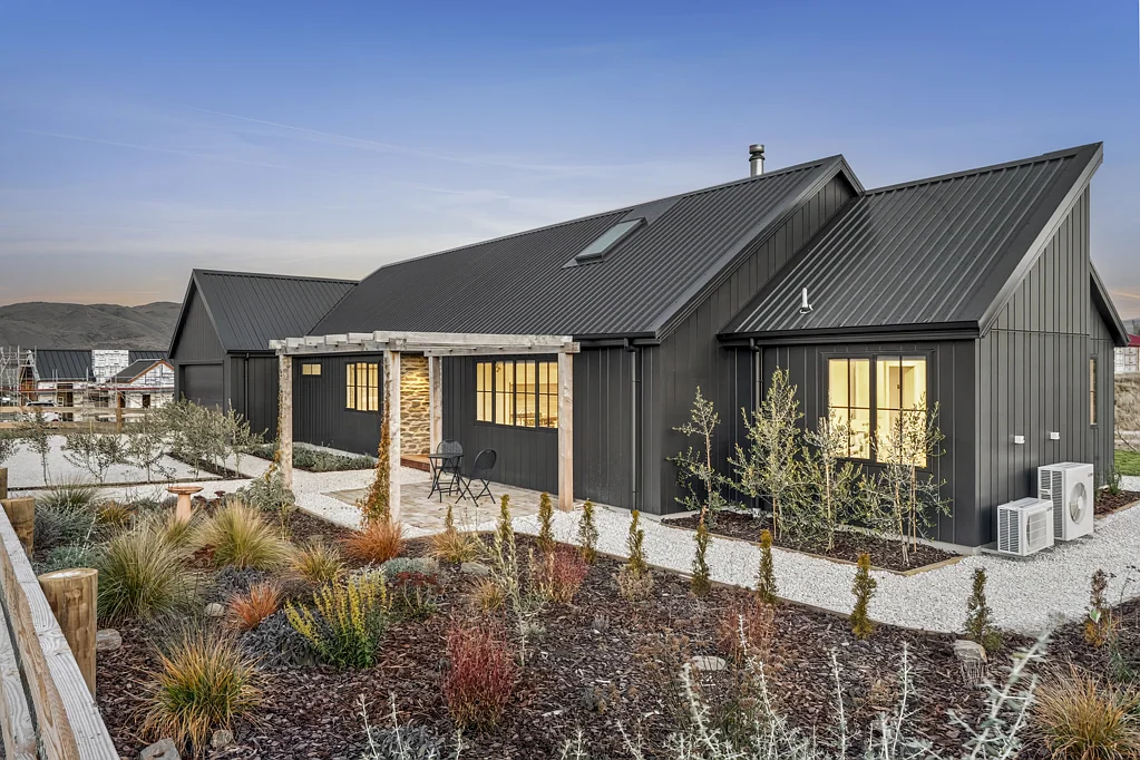 Cromwell 4Phòng ngủ Country charm meets modern living