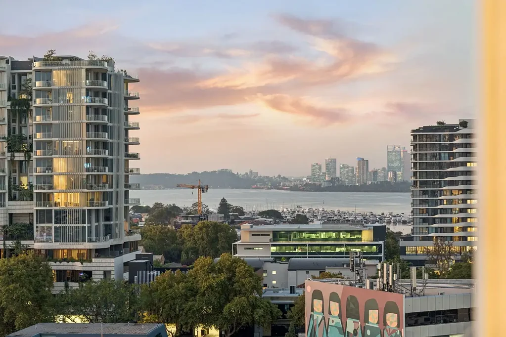 Mount Pleasant 2ห้องนอน City / river views