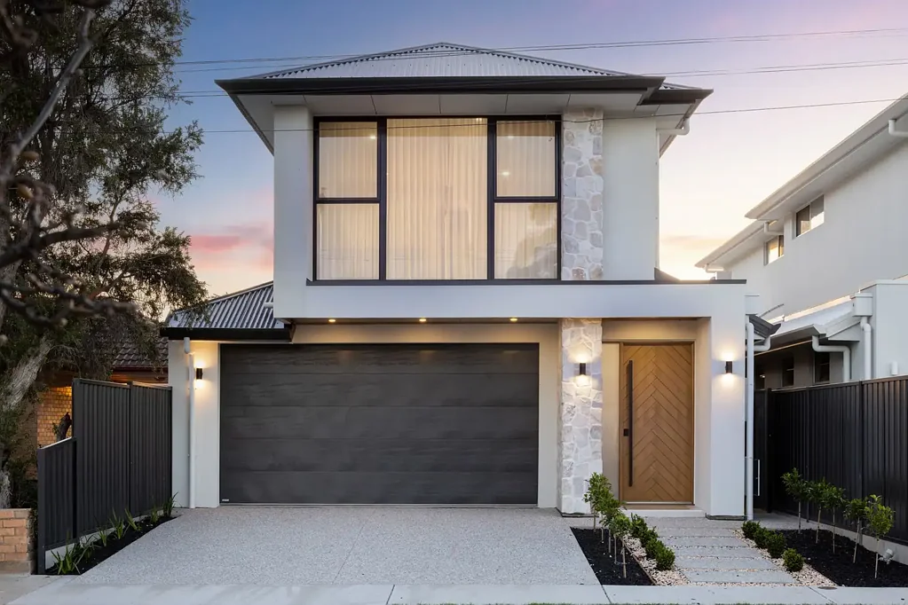 Plympton Park 4房  Brand-New Luxury Between City & Sea.