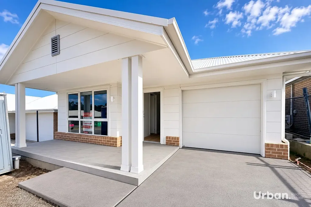 Brand New Four-Bedroom Home in Caphilly Estate!

Apply using 2Apply - code is Urban
