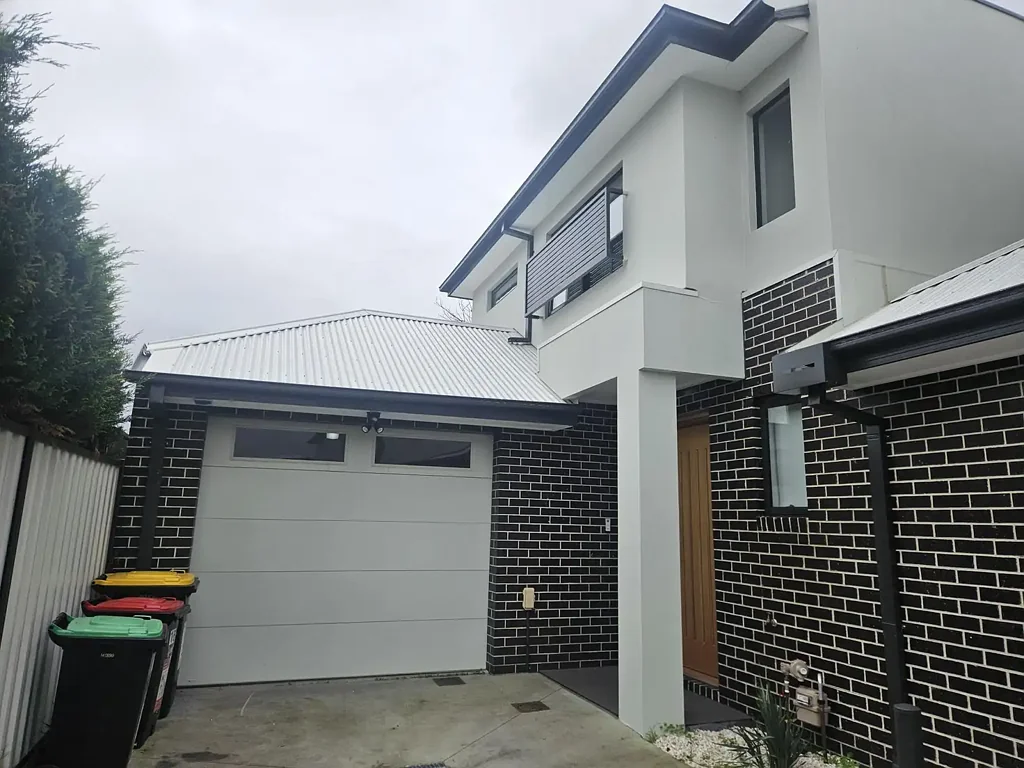 Stylish Townhouse – 3 Bedrooms | 2 Ensuites