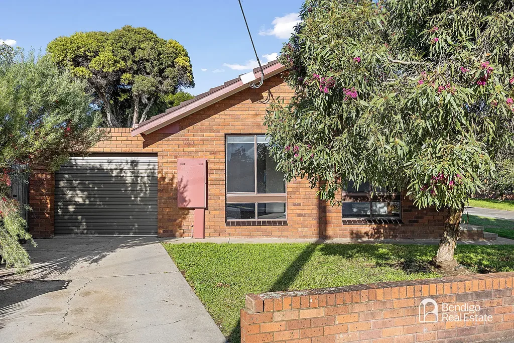 LOW-MAINTENANCE TWO-BEDROOM UNIT IN KENNINGTON