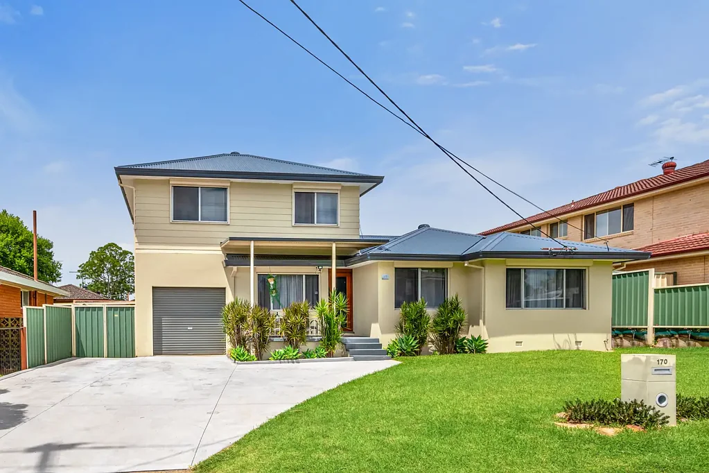 Well appointed 5 bedroom family home!